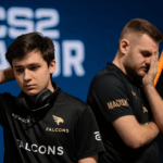 Jugadores de Team Falcons visiblemente frustrados tras eliminación en el Major de CS2.
