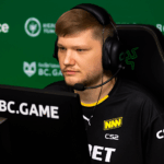 Jugador profesional de CS2 s1mple posando con uniforme de BC Game Esports, listo para su debut competitivo.