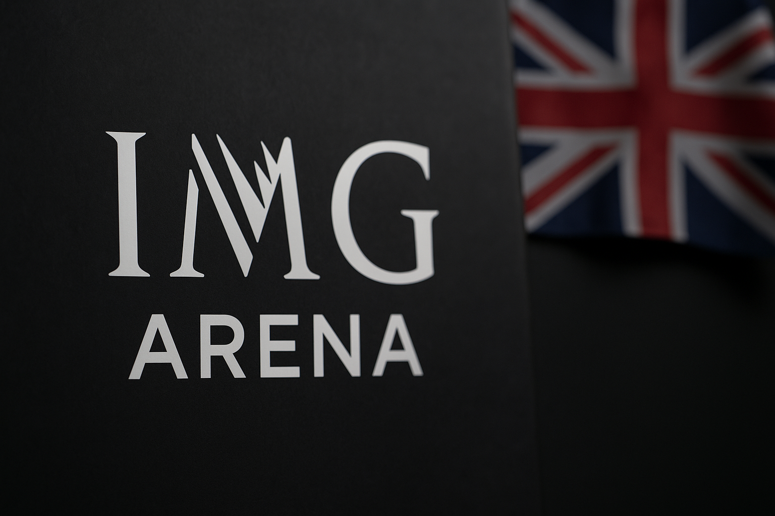 Logo de IMG Arena sobre fondo oscuro, con la bandera del Reino Unido parcialmente visible al fondo.