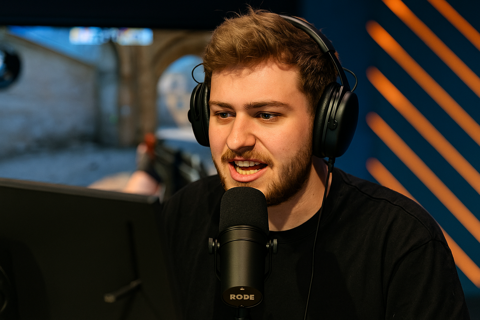 ohnePixel transmitiendo en vivo desde su setup gamer con luces azules y naranjas mientras comenta partidas de VALORANT y CS2.
