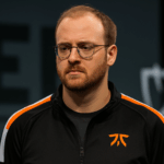 rabbz, entrenador de Fnatic, reflexionando tras la eliminación en Worlds 2025