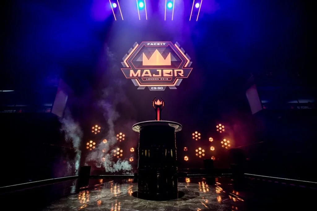 FACEIT Major London Trophy on Stage
