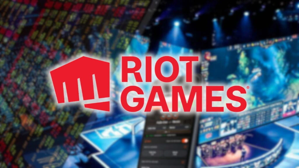 Logo de Riot Games con un estadio de League of Legends, un teléfono y estadísticas de fondo.