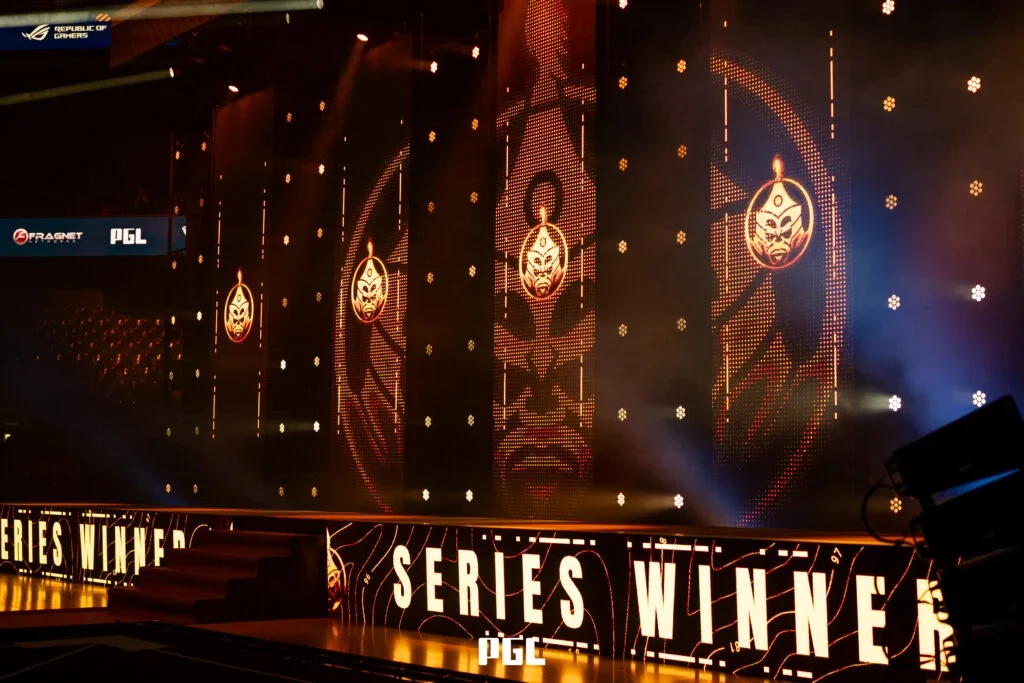 TheMongolZ ganan los cuartos de final en PGL Cluj-Napoca