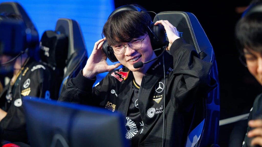 Faker de T1 compite en la Swiss Stage de Worlds 2025 de League of Legends el 15 de octubre de 2025 en Beijing, China.