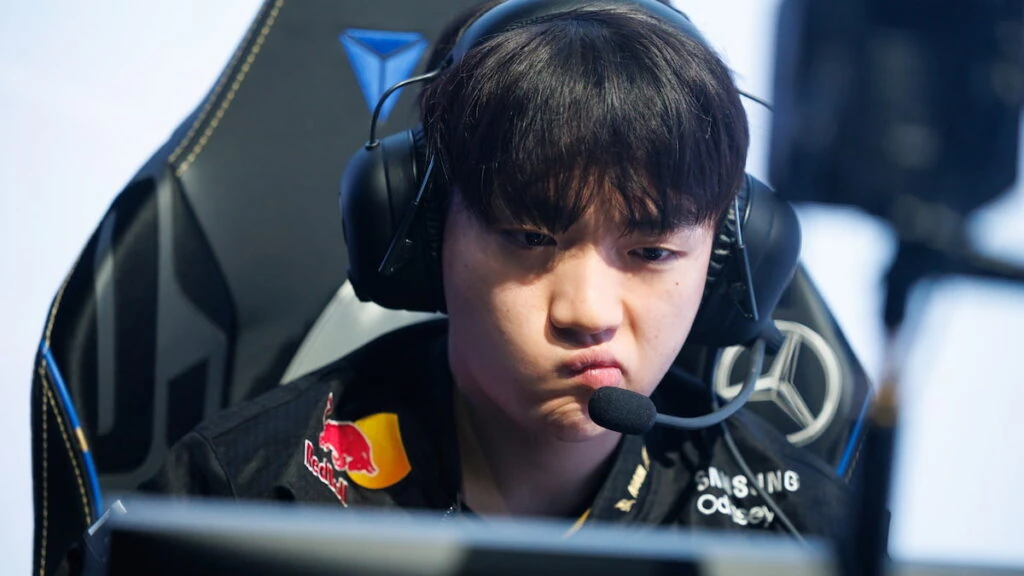 Keria de T1 compite en la Swiss Stage de Worlds 2025 de League of Legends el 18 de octubre de 2025 en Beijing, China.